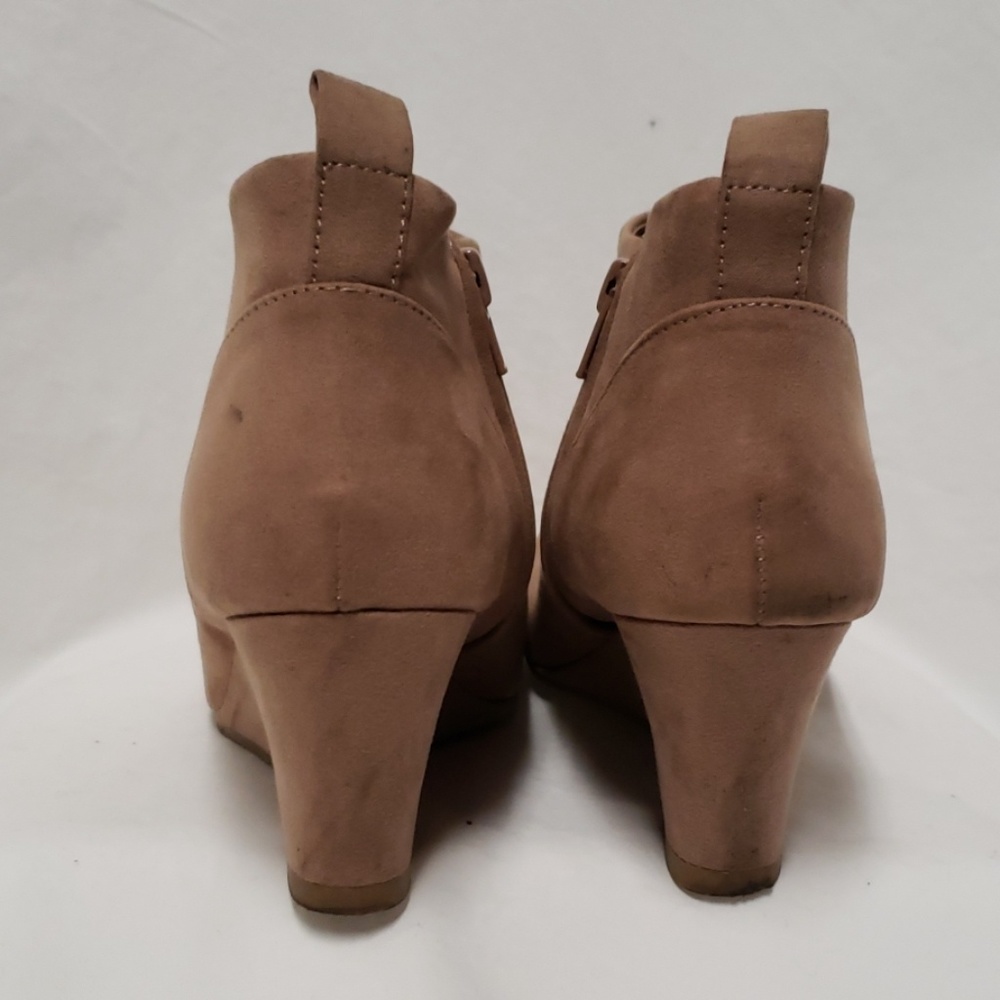 Forever 21 booties - Picture 3 of 5
